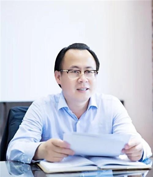 江苏扬州市邗江区教育局局长何云峰:大疫之下更显家校合作之重要