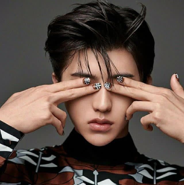 黄子韬发文美甲新爱好看到配图后我被美到了