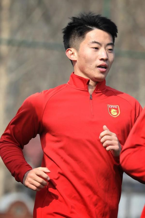 国青国奥队长姚道刚很荣幸加入河北队