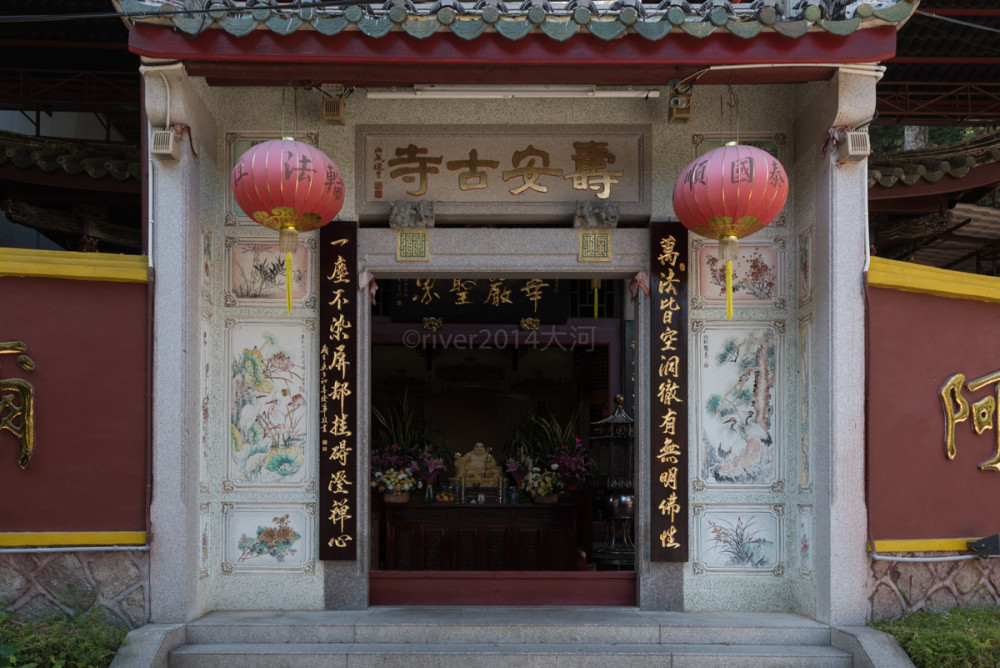 西湖公园内还有一座寿安寺.