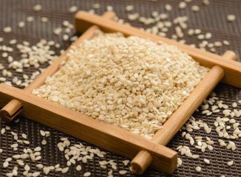 月经|女性来“例假”，4大零食敞开吃，子宫变光滑，体重悄悄下降