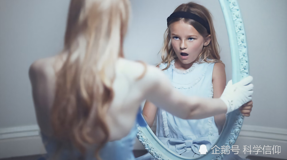 杨振宁|镜里镜外的世界一样吗？不一样，杨振宁的宇称不守恒告诉你原因