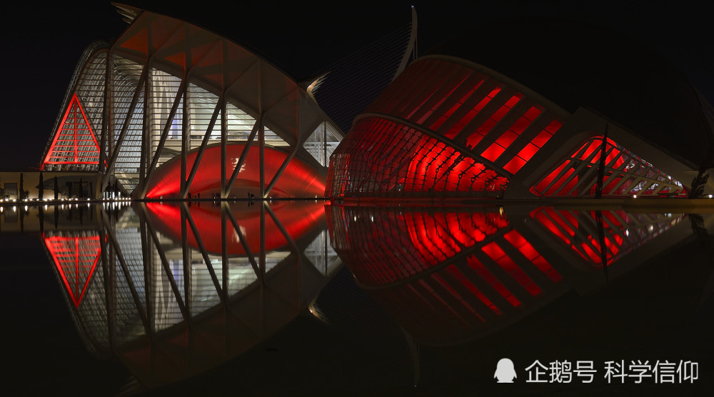 杨振宁|镜里镜外的世界一样吗？不一样，杨振宁的宇称不守恒告诉你原因