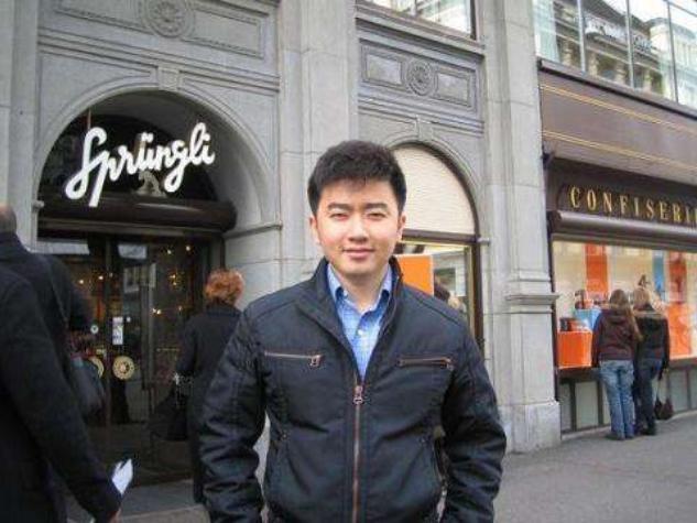 前央视著名主持人芮成钢,出狱后喜获新身份,潇洒再出发_腾讯新闻