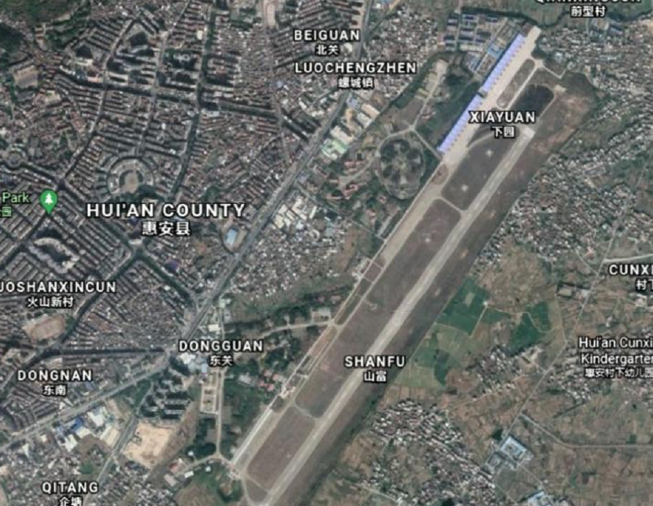 台媒称,通过卫星照片可以看到,距离台湾170公里的福建龙田机场,以及