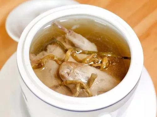 三七加一物煲汤喝能畅通血管平复静脉曲张