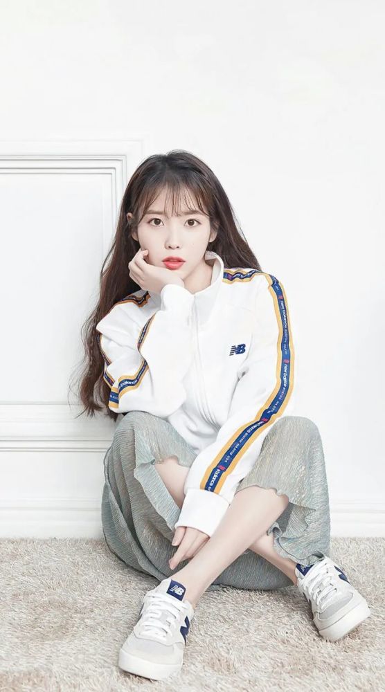 人美歌甜的iu——李知恩 高清壁纸_腾讯新闻