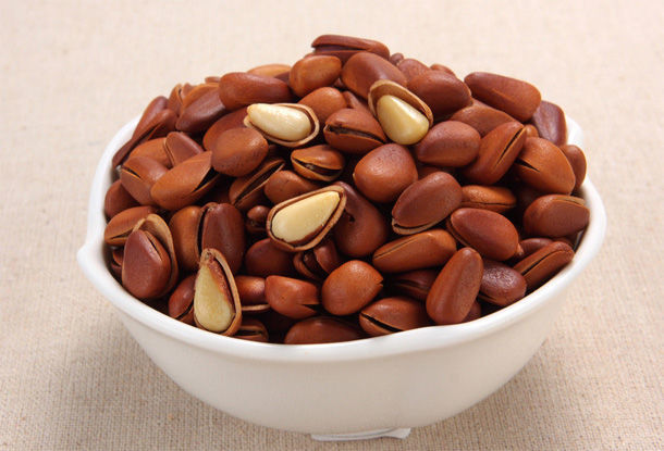 脑梗|57岁阿姨突发脑梗，不幸偏瘫，医生：一把年纪，这种零食早该忌口