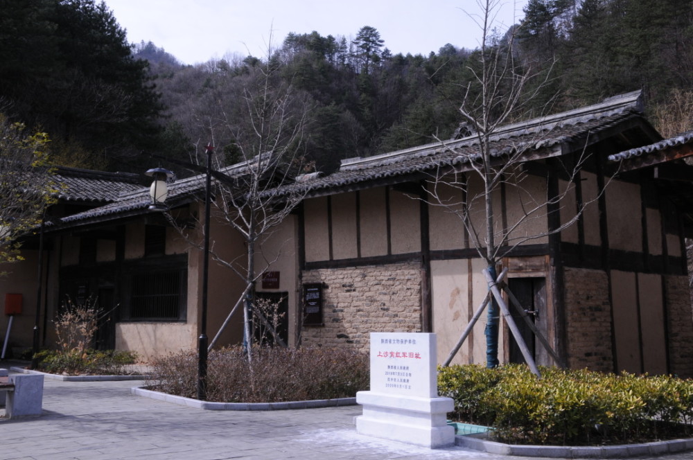 探寻秦岭深处三市县交界处村子没有几户人家却曾是古道重镇