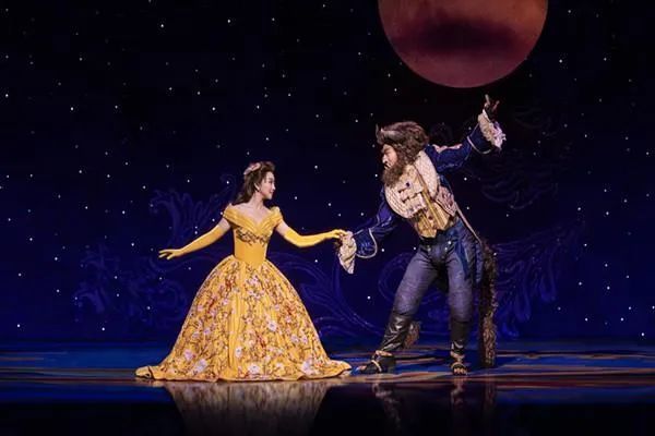 迪士尼出品的音乐剧美女与野兽