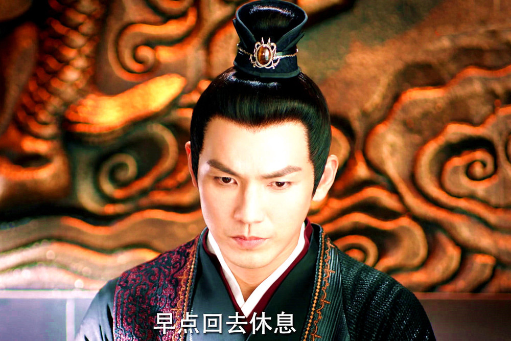 徐令宜(钟汉良 饰)是《锦心似玉》里的男主角,也是本剧最大看点之一.