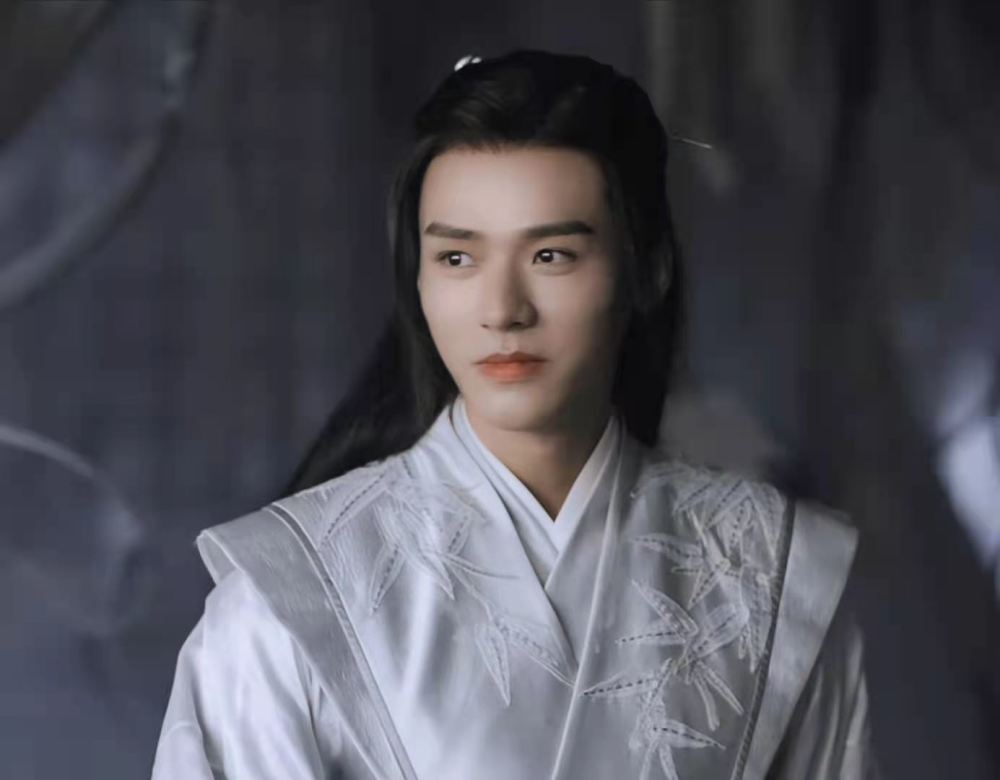 龚俊业务范围太广了继被曝当婚纱模特后又被扒出做过一日男友