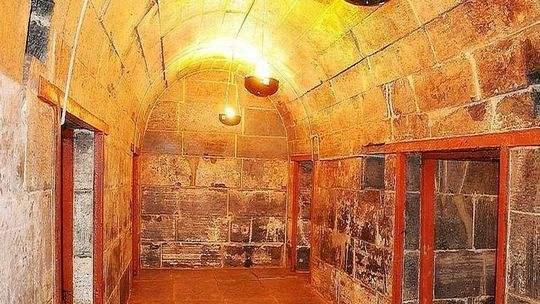 1973年,安徽破庙挖出一座"地下宫殿",专家:居然是曹操爷爷