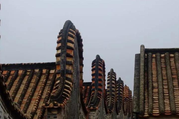 藏在佛山市区的"广东第一村",典型镬耳屋建筑风格,公交可直达_腾讯