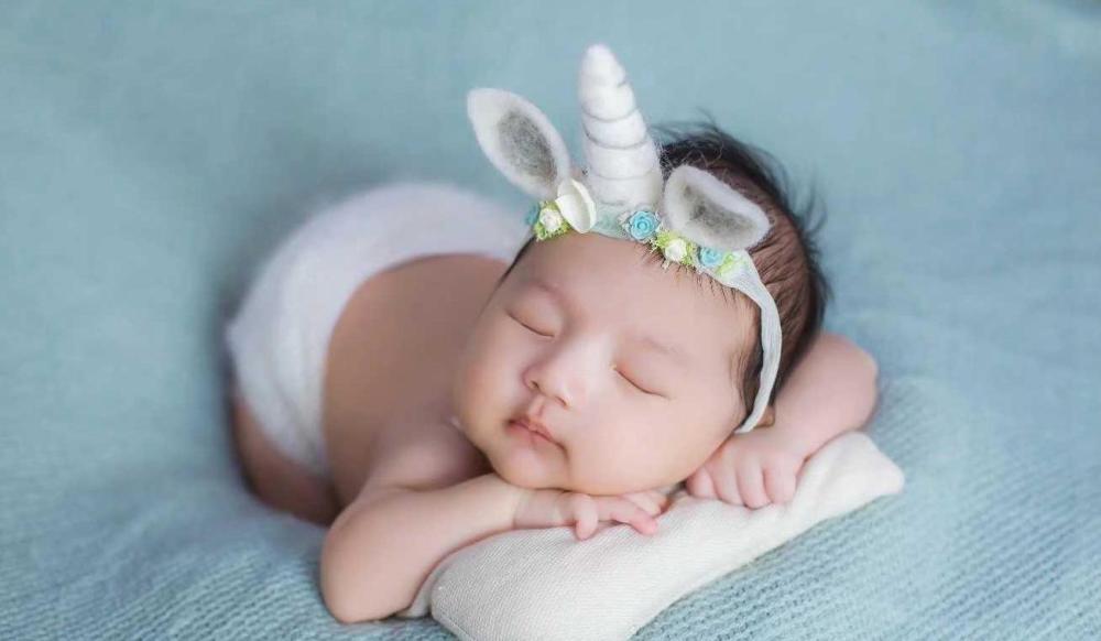 拍满月照总把宝宝裹成 茧 知道真实原因后 你还会照做吗 腾讯新闻