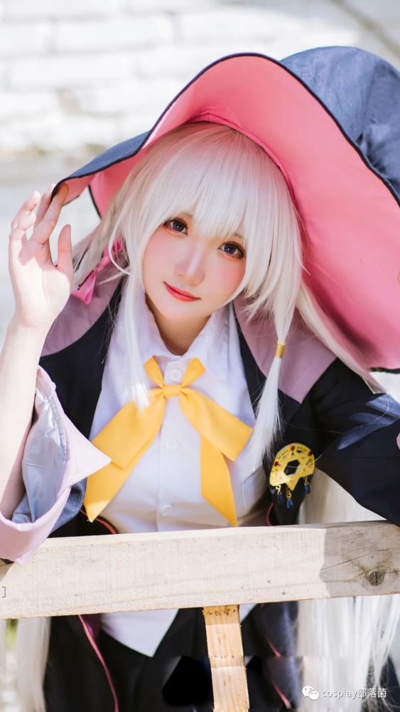 摄影:@st團隊_mr導演伊蕾娜:@瓜希酱有着闭月羞花