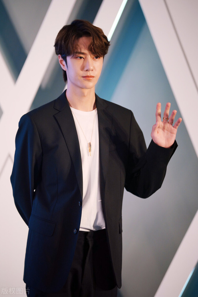 蔡徐坤王一博追求顶流代言是明智之举吗