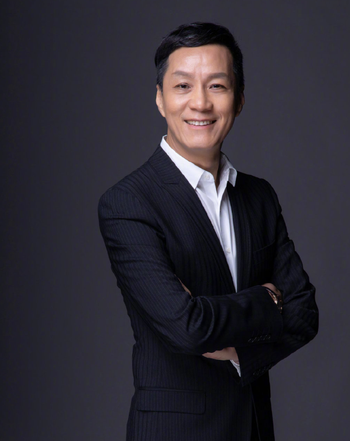 58岁冯远征又说了大实话,流量无关演技,要当演员就要放弃名利_腾讯新