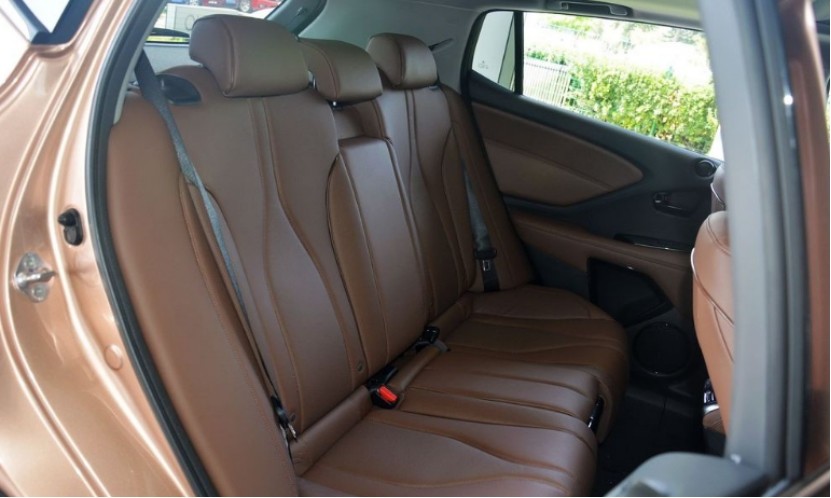 大空间豪华车中的颜值代表 讴歌cdx真的值得你一看