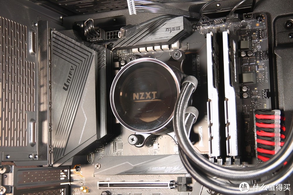 vardar evo rgb风扇(给妈看照片的时候,妈说火火火,xswl毕竟火牌水冷)