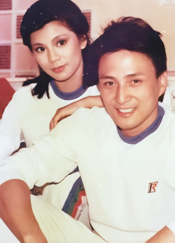 随着黄蓉一角的走红,翁美玲红遍了大江南北,但她的爱情却没能收获属于