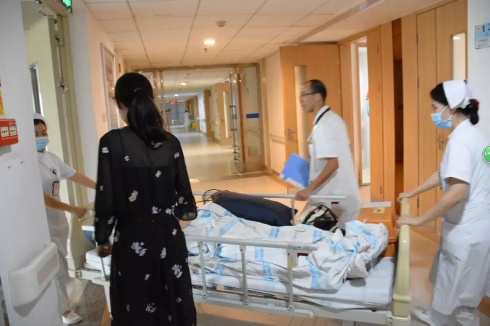 肝硬化|56岁男子不碰烟酒，却确诊肝硬化，医生：3物是“元凶”，赶紧撤下餐桌！