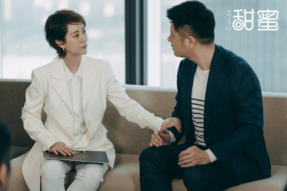 电视剧《甜蜜》是由海清,任重等一众实力派演员倾情演出,讲述的是一个