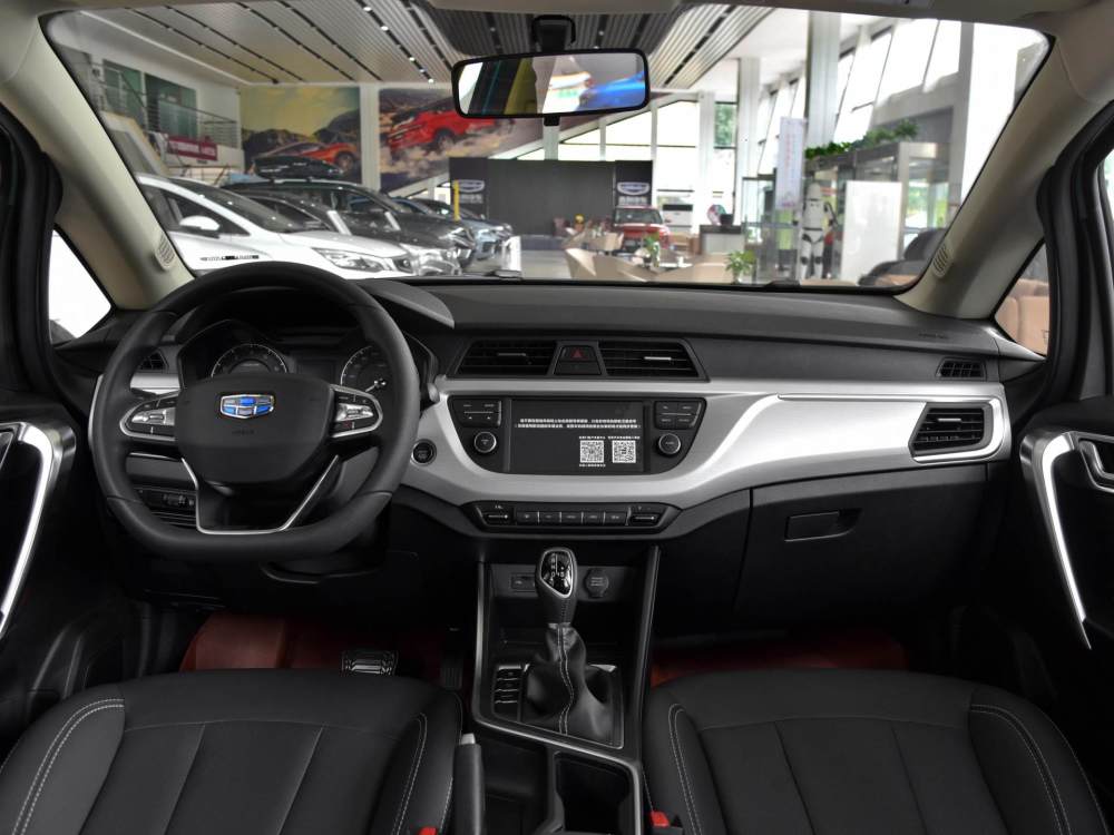 自动挡入门之选小哥带你一起看吉利远景x3