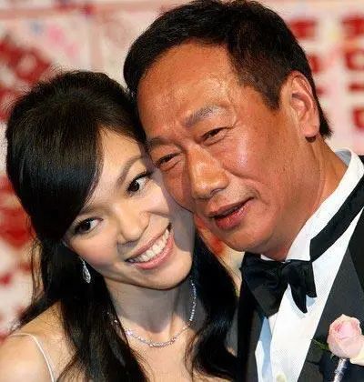 富士康老闆娘曾馨瑩低調現身名媛活動與小s全場最美成鮮明對比