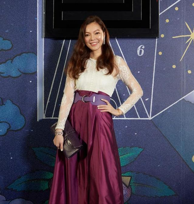 富士康老板娘曾馨莹低调现身名媛活动与小s全场最美成鲜明对比