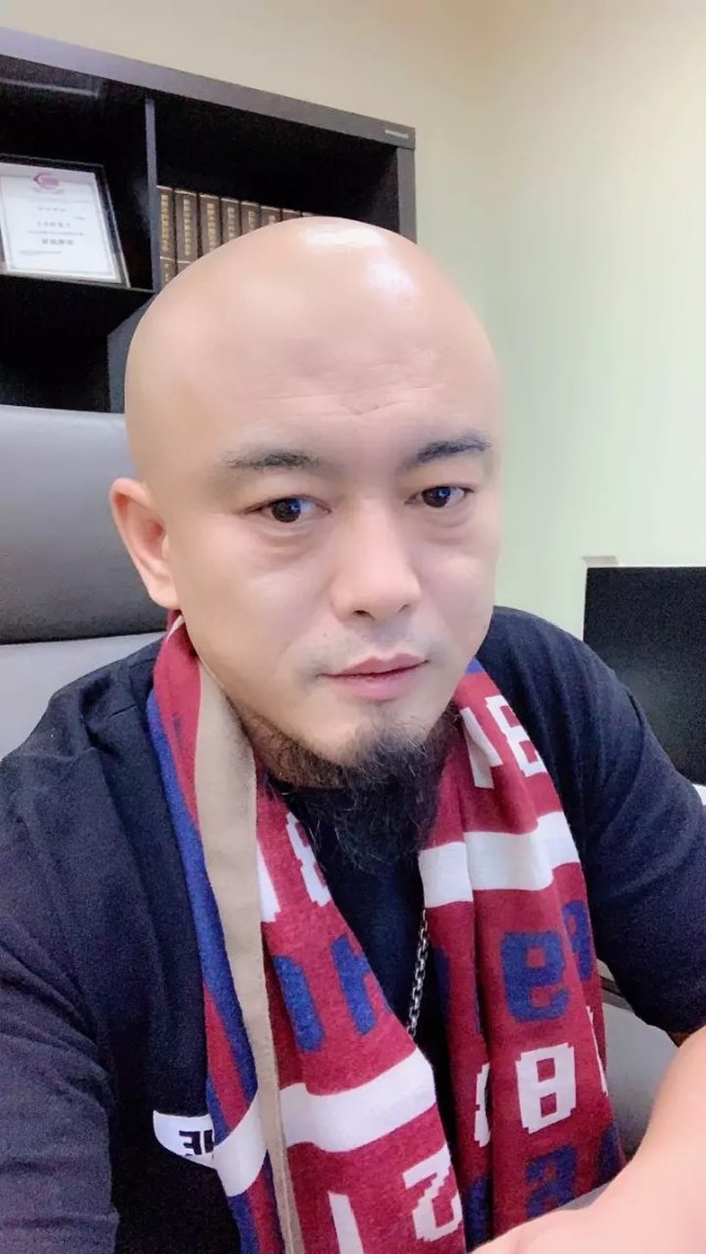 蒙安夫妇儿子没有脚后跟将再面临手术有节奏密谋组织攻击二驴的