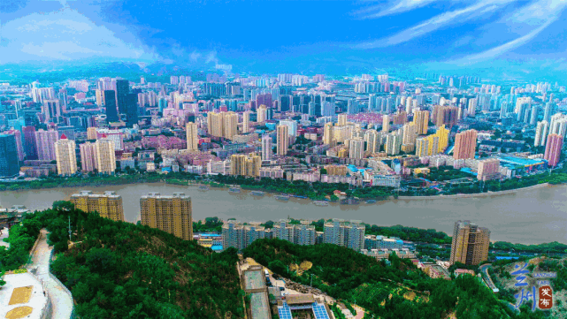 明朗的兰州天际线