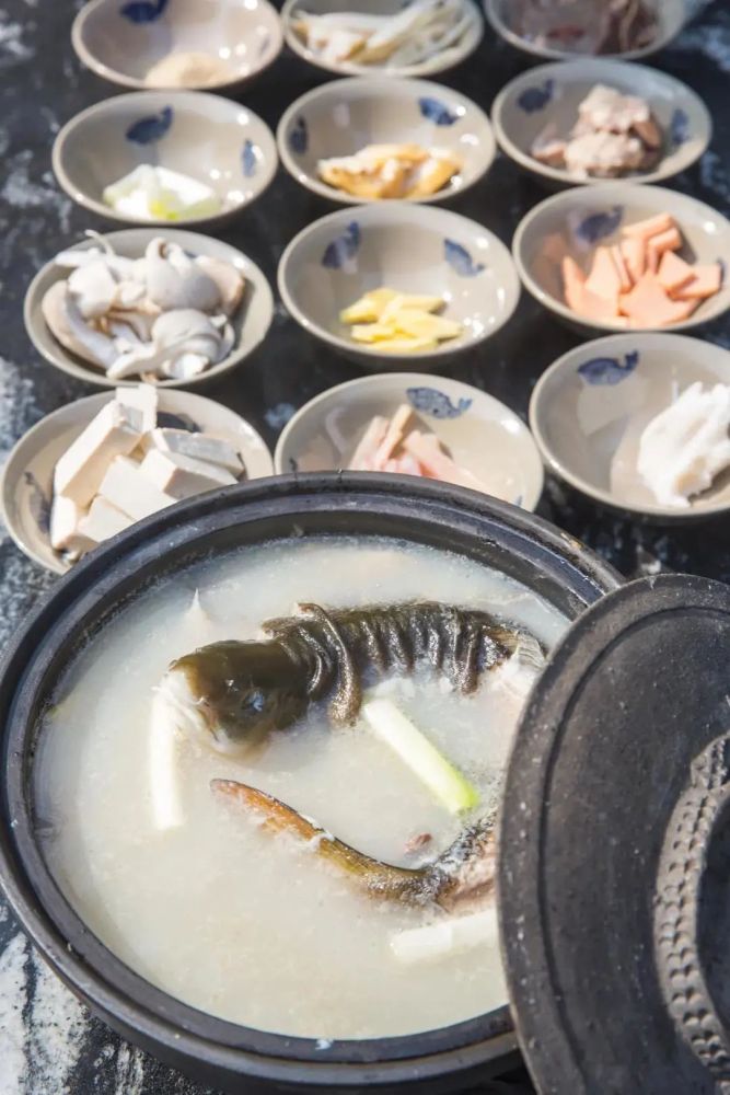 这是雅安的本土的又一特产,产自荥经县,是"砂锅雅鱼"这道名菜的最佳