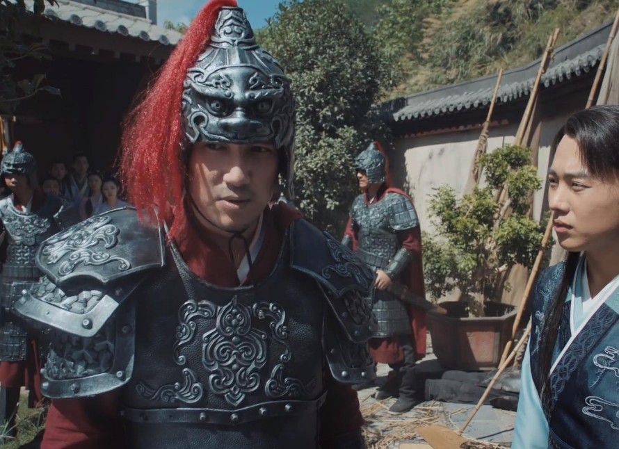 就回到朝中复官,并建议皇帝趁着靖国元气大伤的时候北上吞并青云六州