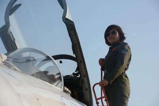 【巾帼心向党·聚力强军梦】盛懿绯:劲舞苍穹的雷霆玫瑰_腾讯新闻