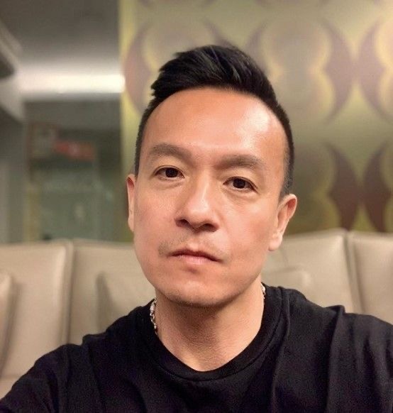 恭喜49岁台湾知名男星小钟疑终结单身与绯闻女友过年回家见家长