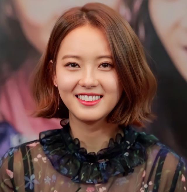 高雅拉是2021最美韩国女演员!宋慧乔,全智贤等女神竟全落榜!