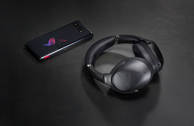 游戏党的狂欢rog多款新品游戏耳机亮相2021手机发布会