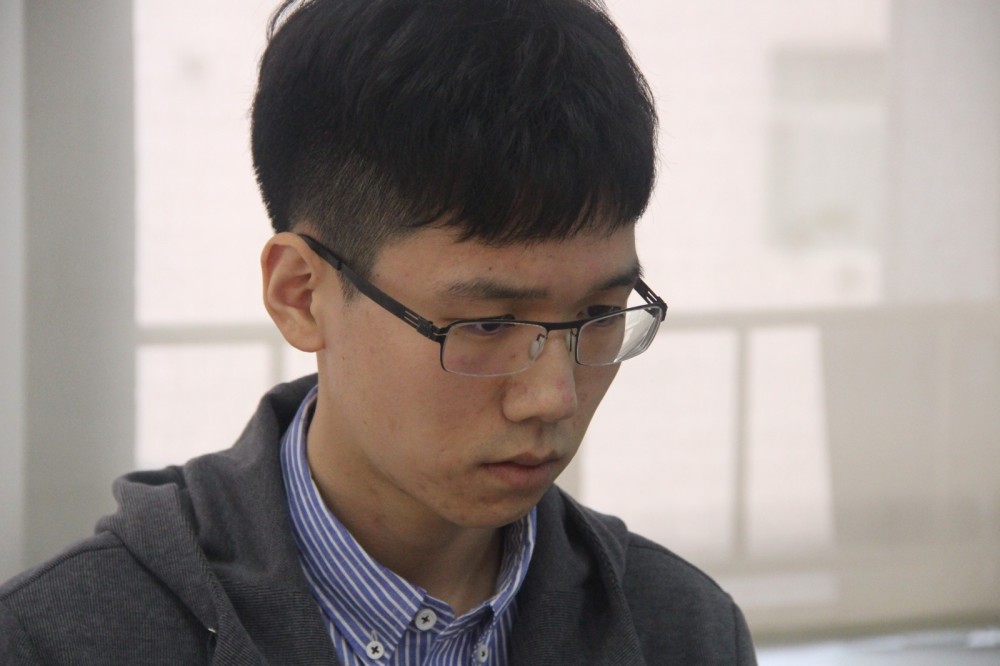 世界冠军谢尔豪,明天将进行的另外一局本赛首轮对局是陈耀烨vs周贺玺