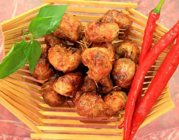 烧炙是融安特有的一道传统美食,粗略考证,至少也有200年历史.