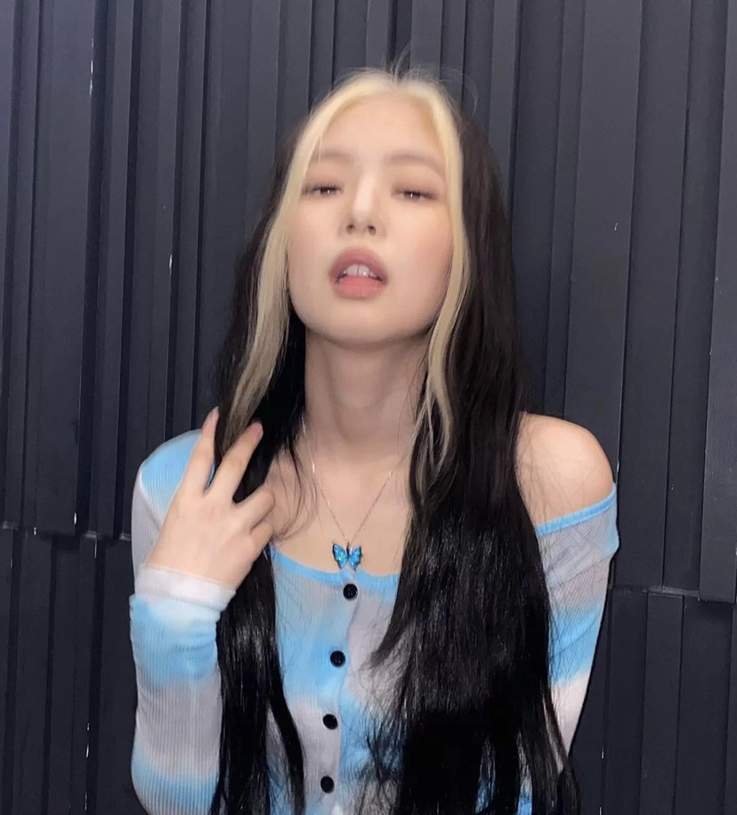 更新blackpink-金智妮头像,人间香奈儿,优越的直角肩真是绝了