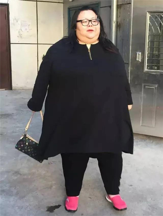 随后,她的体重以每年10斤到20斤的速度增长.