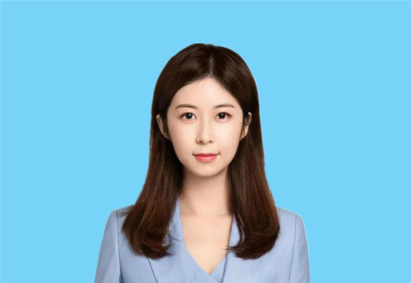 90后美女基金经理引热议:上任10天亏损20%,浮亏10亿!