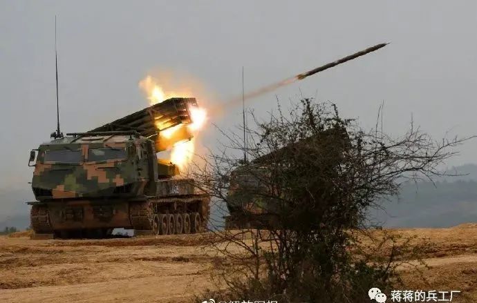 phz-11式火箭炮玩变脸,二代通用底盘性能不错,但改得越来越难看_腾讯