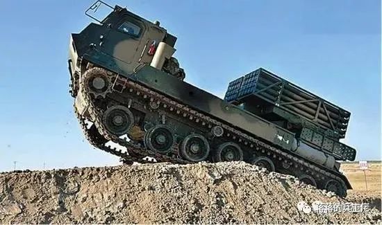 phz-11式火箭炮玩变脸,二代通用底盘性能不错,但改得越来越难看_腾讯