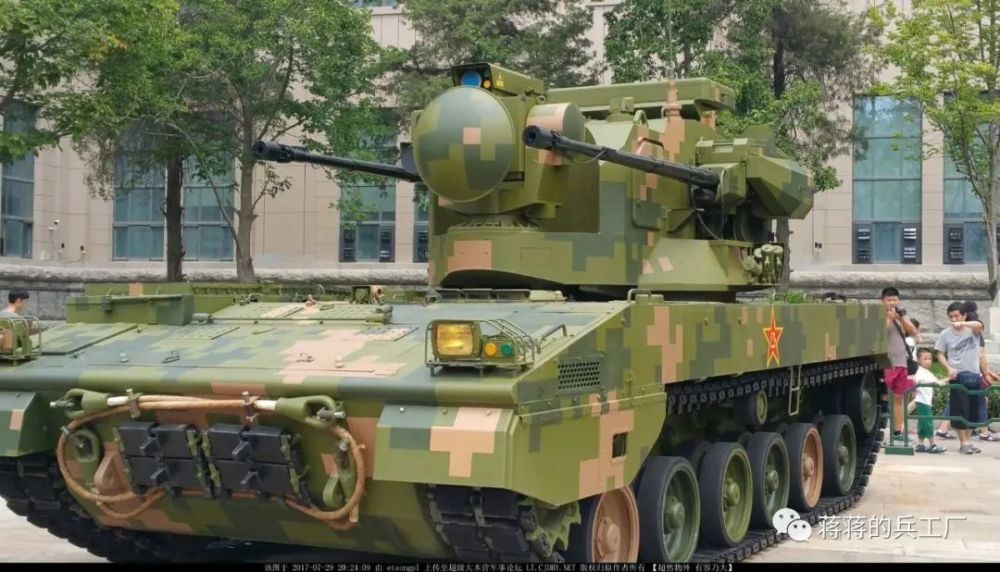 phz-11式火箭炮玩变脸,二代通用底盘性能不错,但改得越来越难看_腾讯