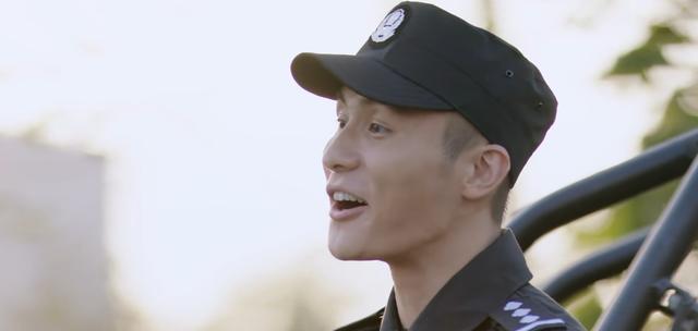 中,一共有三对cp,前几集中也出现了另一对cp,就是副队长束文波和记者