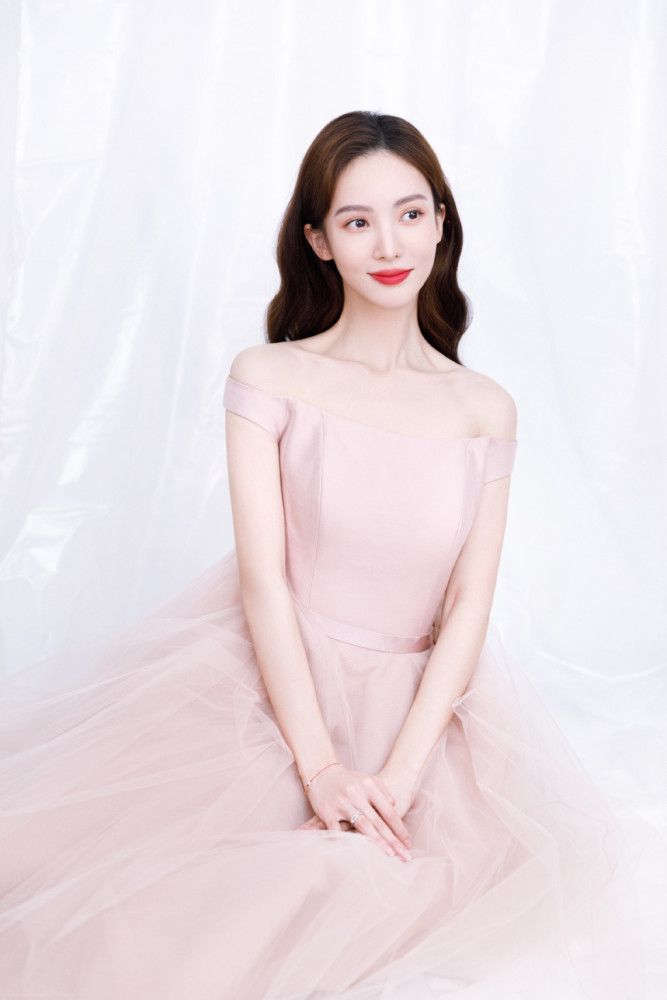 姜文滤镜下的金晨姐姐这组大片太惊艳了