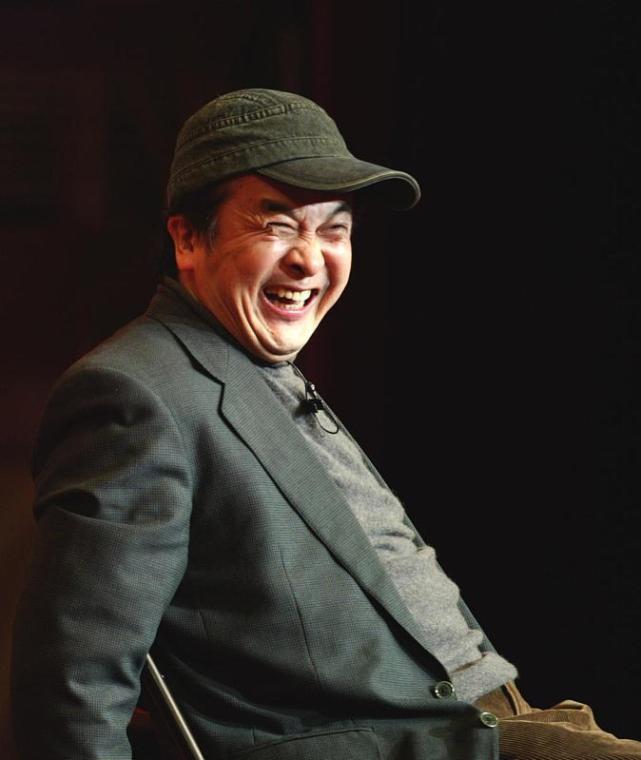 国家一级演员黄宏上午被免职,下午被带走!今60岁现状太唏嘘!