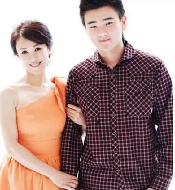 她曾是最美坦己吸毒7年离婚2次现成亿万富婆却孤身一人